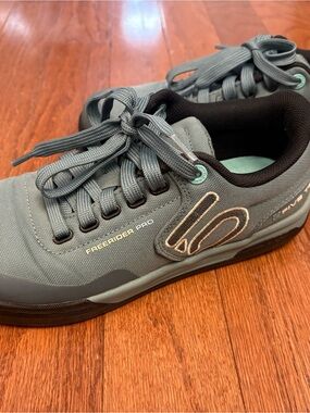 Five Ten Freerider Pro Mountain Bike Shoes- Men’s US 8